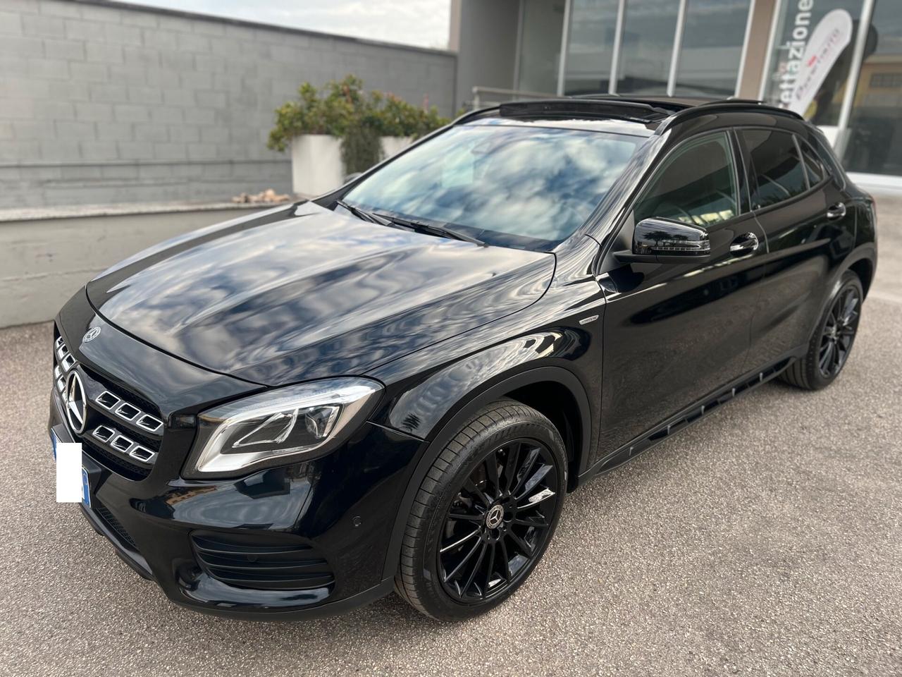 Mercedes-benz GLA 200 d Premium AMG NIGHT EDITION auto LED/TETTO/19;