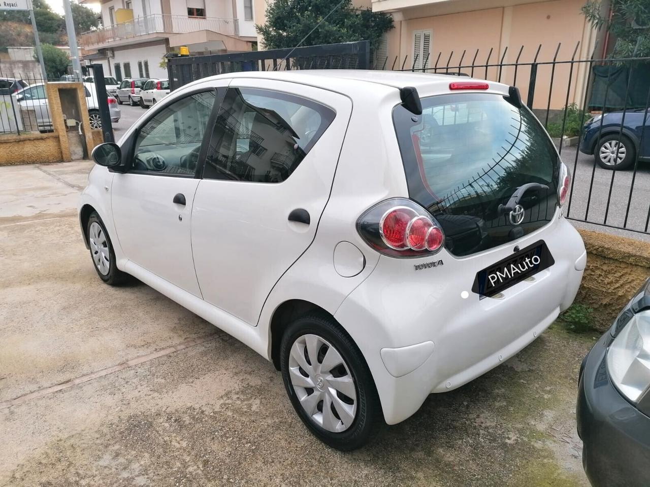 Toyota Aygo 1.0 12V VVT-i 5 porte Now Connect