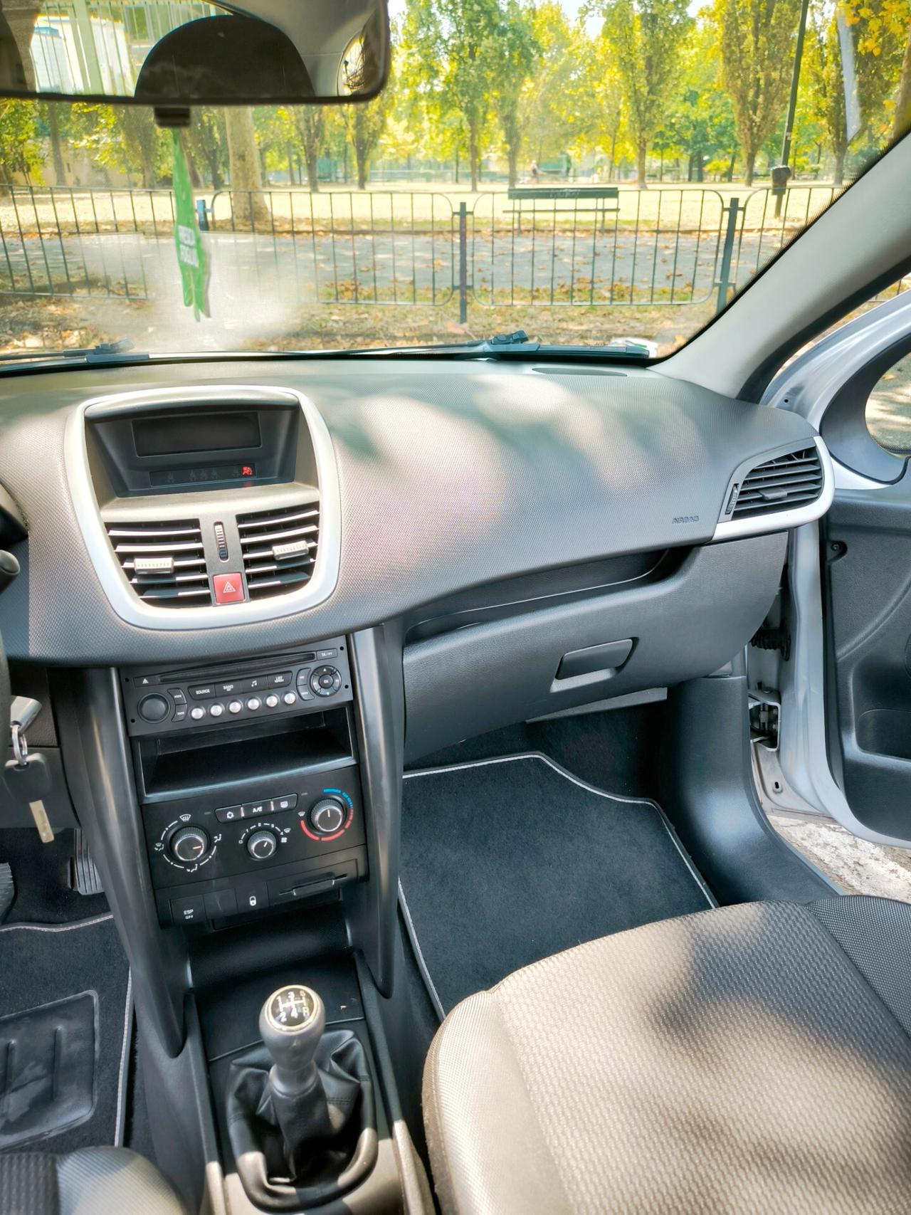 Peugeot 207 1.4 VTi 95CV 5p. XS
