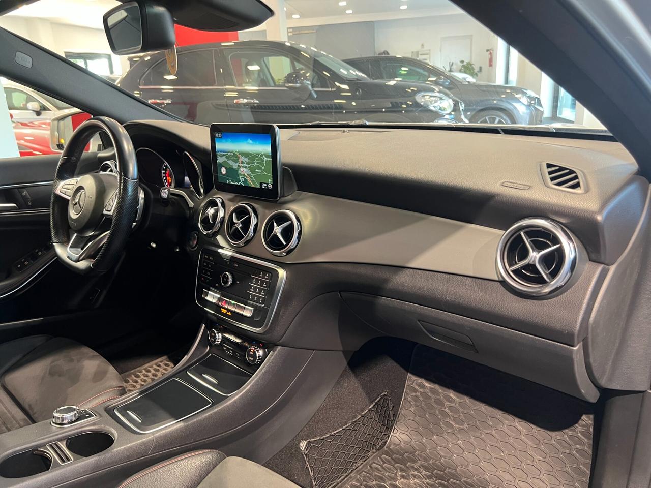 Mercedes-benz GLA 200d Auto 4Matic Premium TETTO