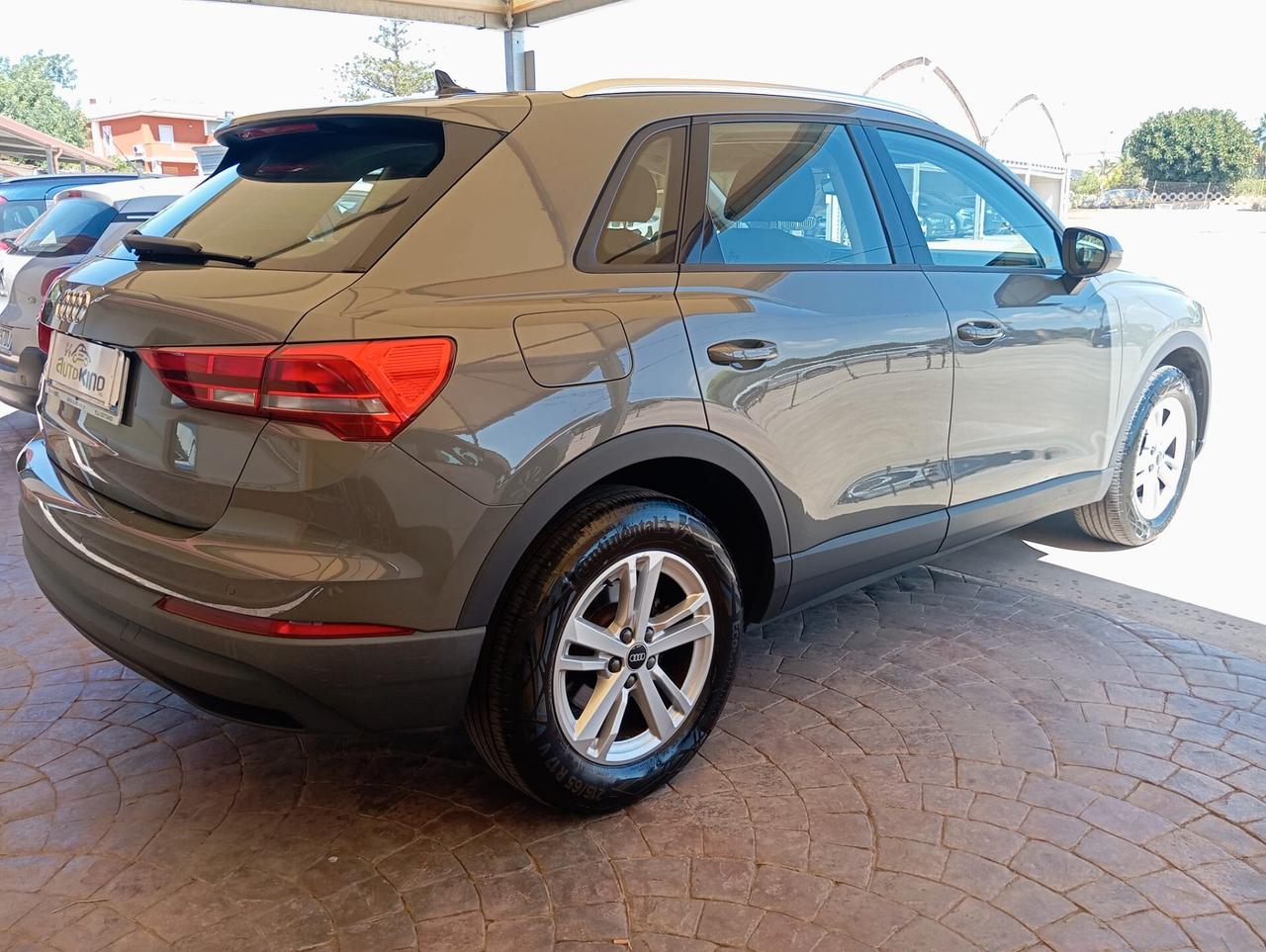 Audi Q3 35 TDI S tronic Business