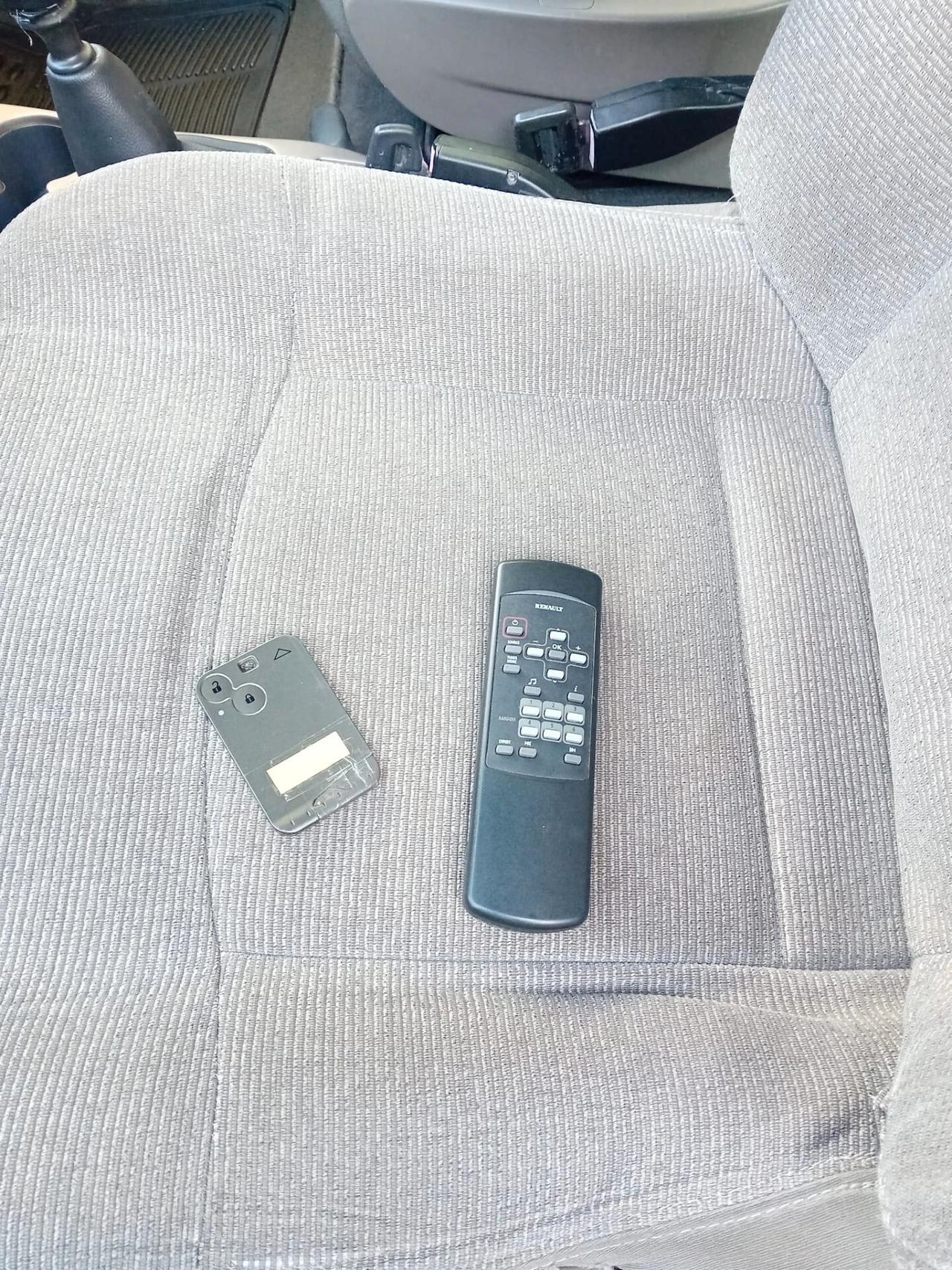 Renault Espace 1.9 dCi Expression 7 POSTI