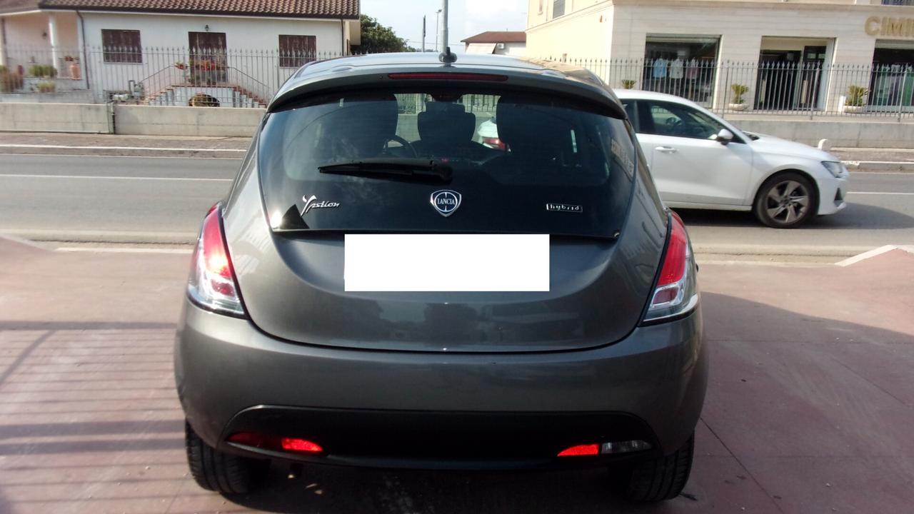 Lancia Ypsilon 1.0 FireFly 5 porte S&S Hybrid Ecochic Gold