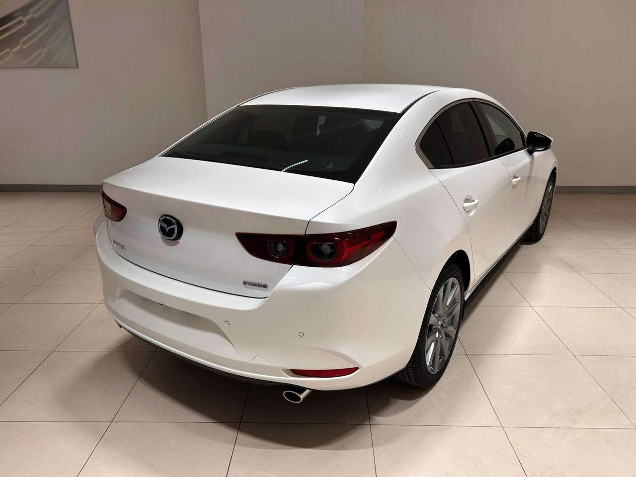 Mazda 3 2.5L eSkyactiv-G M-Hybrid 4p. Sedan Centre Line *RATE DA 299€*