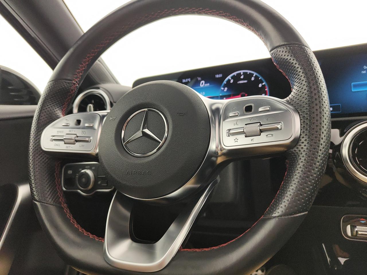 Mercedes-Benz A 200 Premium auto