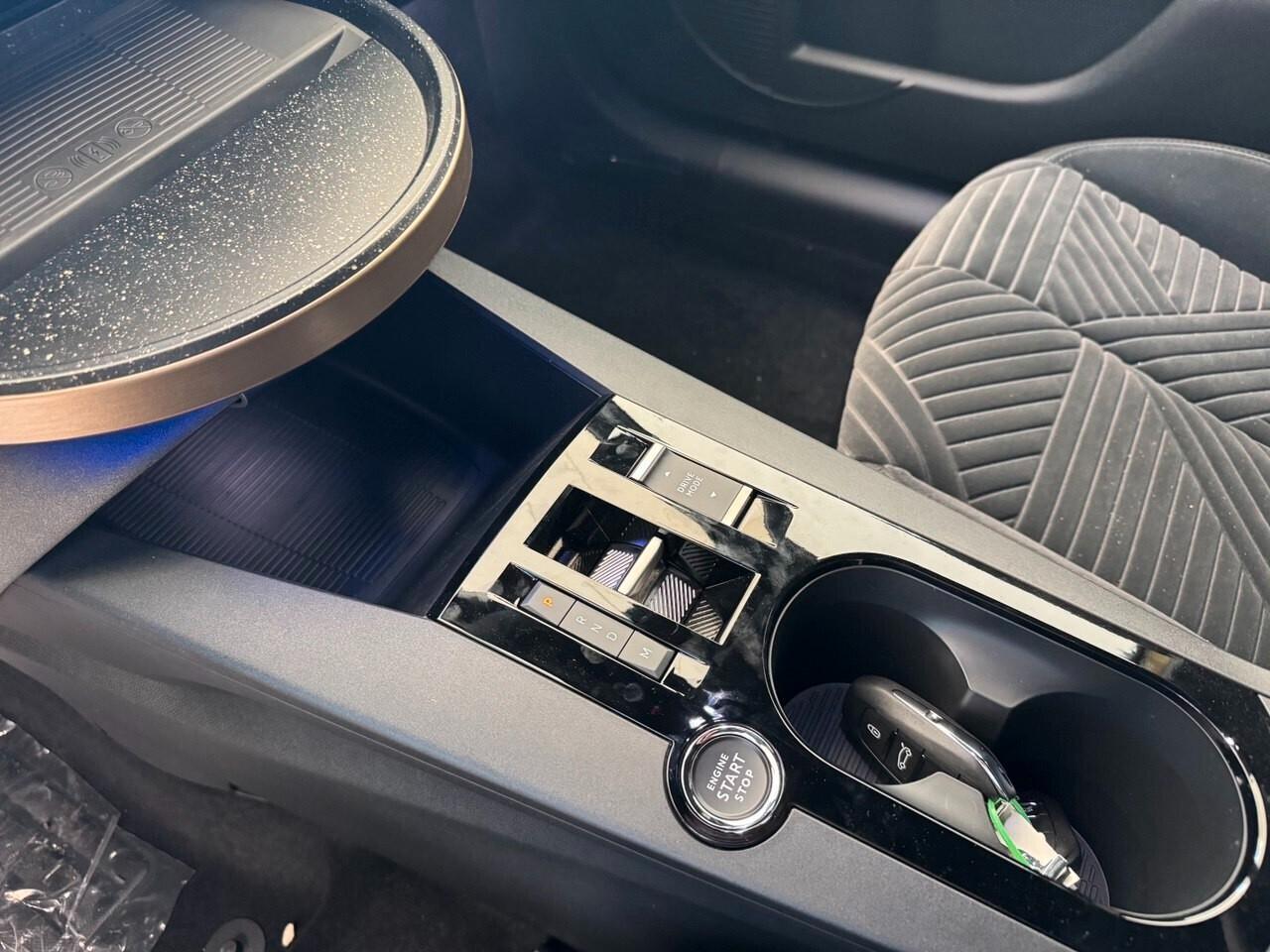 Lancia Ypsilon Hybrid e-DCT LX