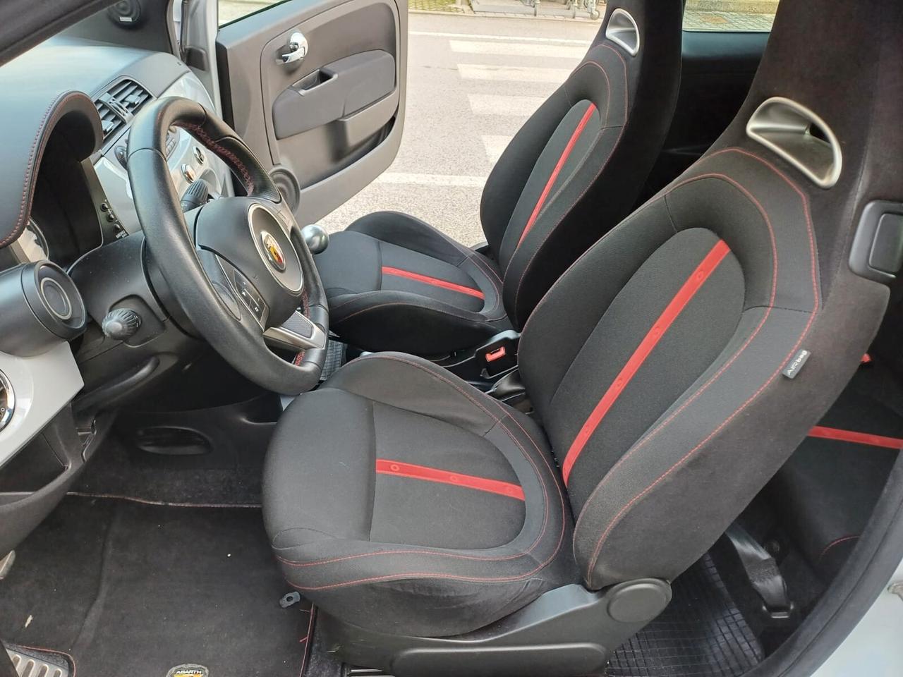 Abarth 500 1.4 Turbo T-Jet 135 cv