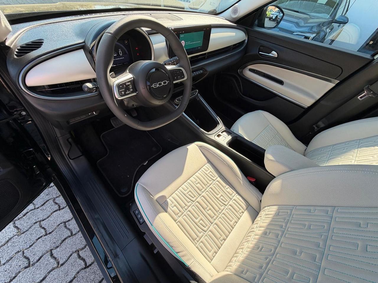 Fiat 600 Hybrid 110 CV DCT MHEV La Prima