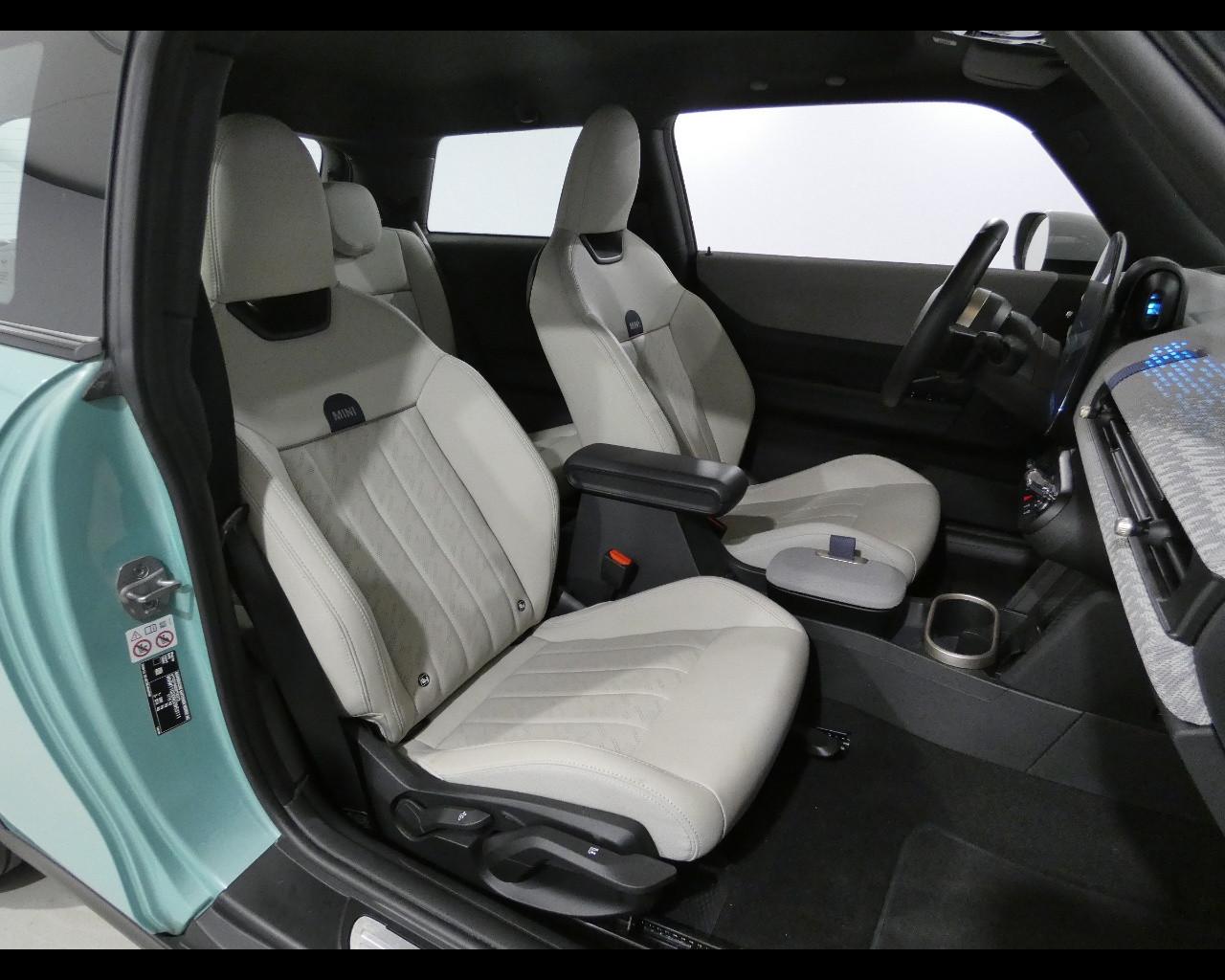 MINI Mini 5ª serie (F66) - Mini Cooper C Favoured