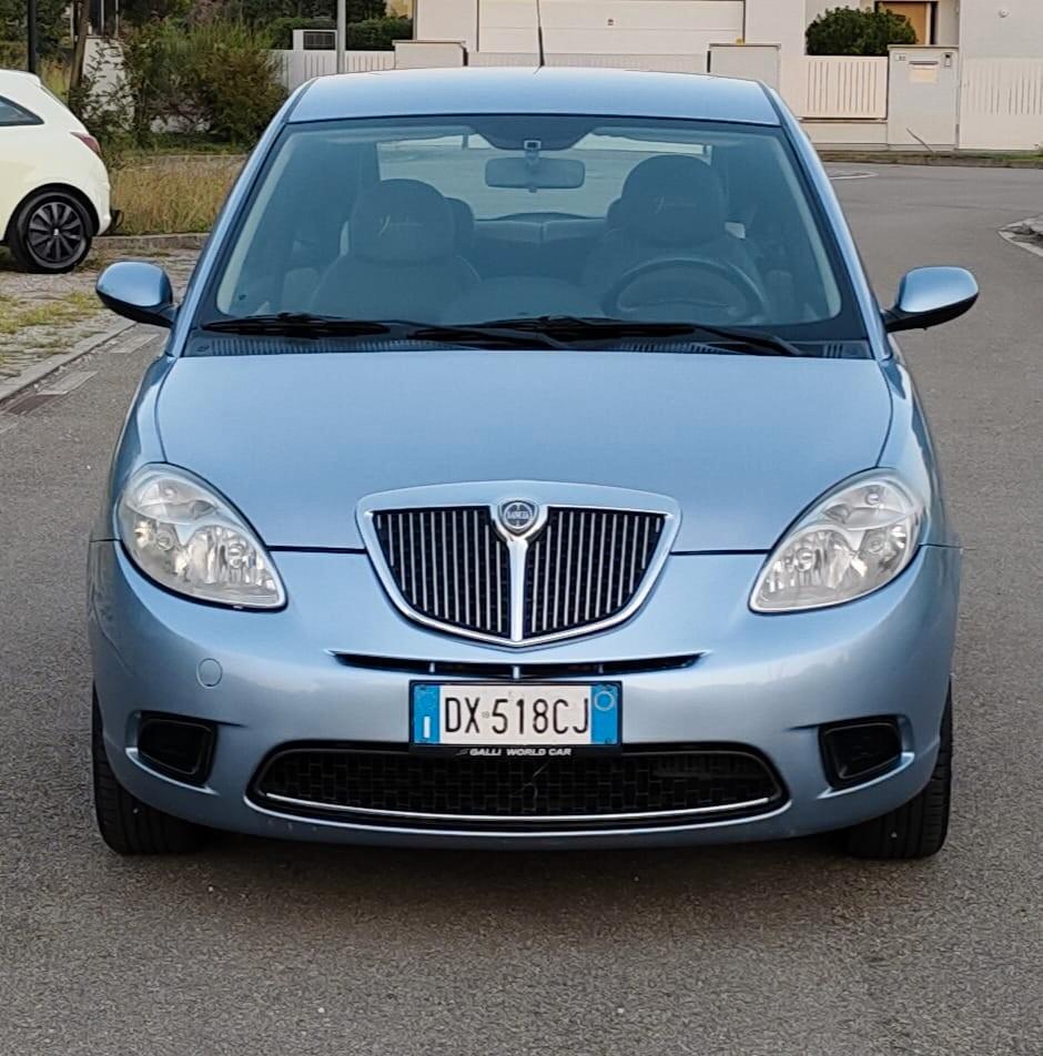 Lancia Ypsilon 1.3 MJT 90 CV Platino