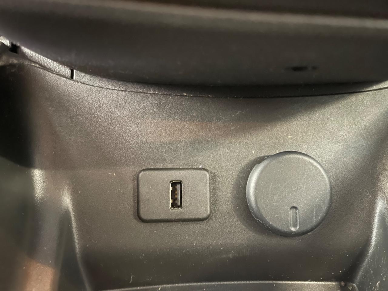 Opel Corsa 1.4 90CV GPL Tech 5 porte n-Joy