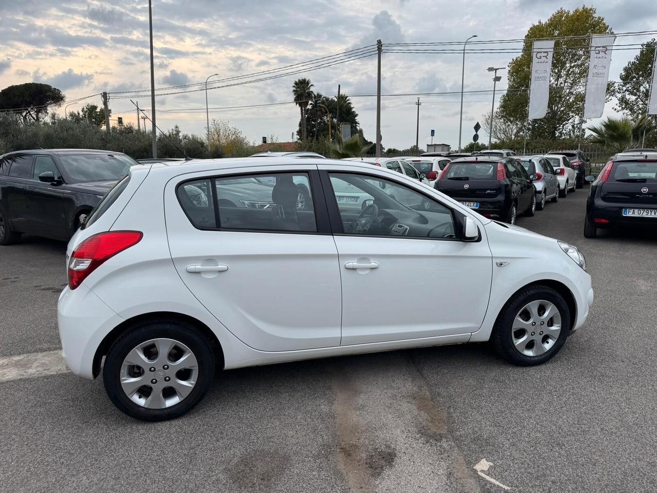 Hyundai i20 1.2 BENZ 5P KM 81000 2010
