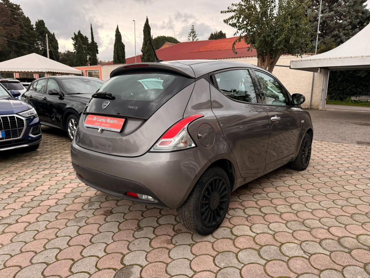 LANCIA Ypsilon Hybrid 1.0 Benz. 70CV Silver - 2022