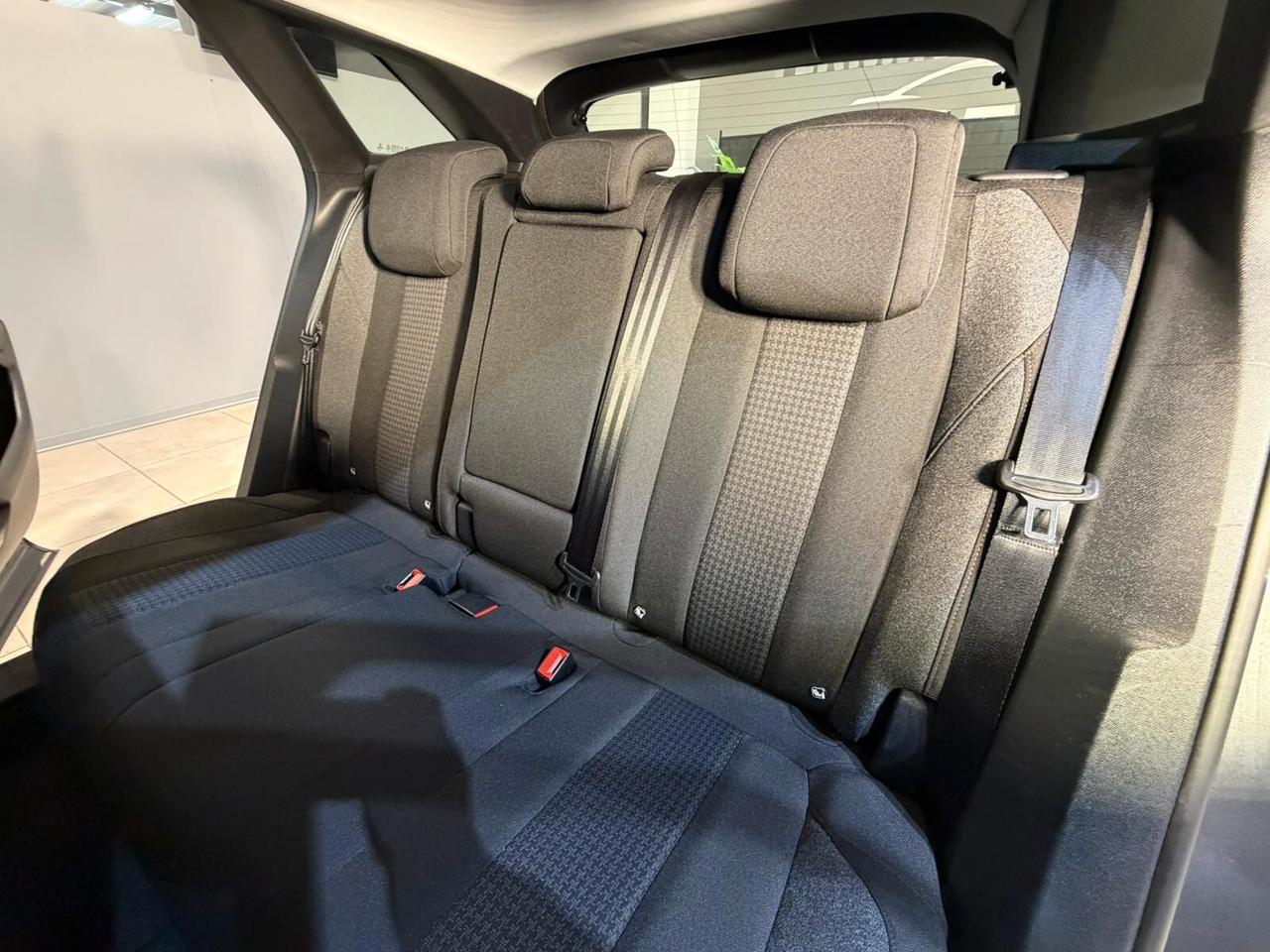 Peugeot 3008 BlueHDi 130 S&S EAT8 Business