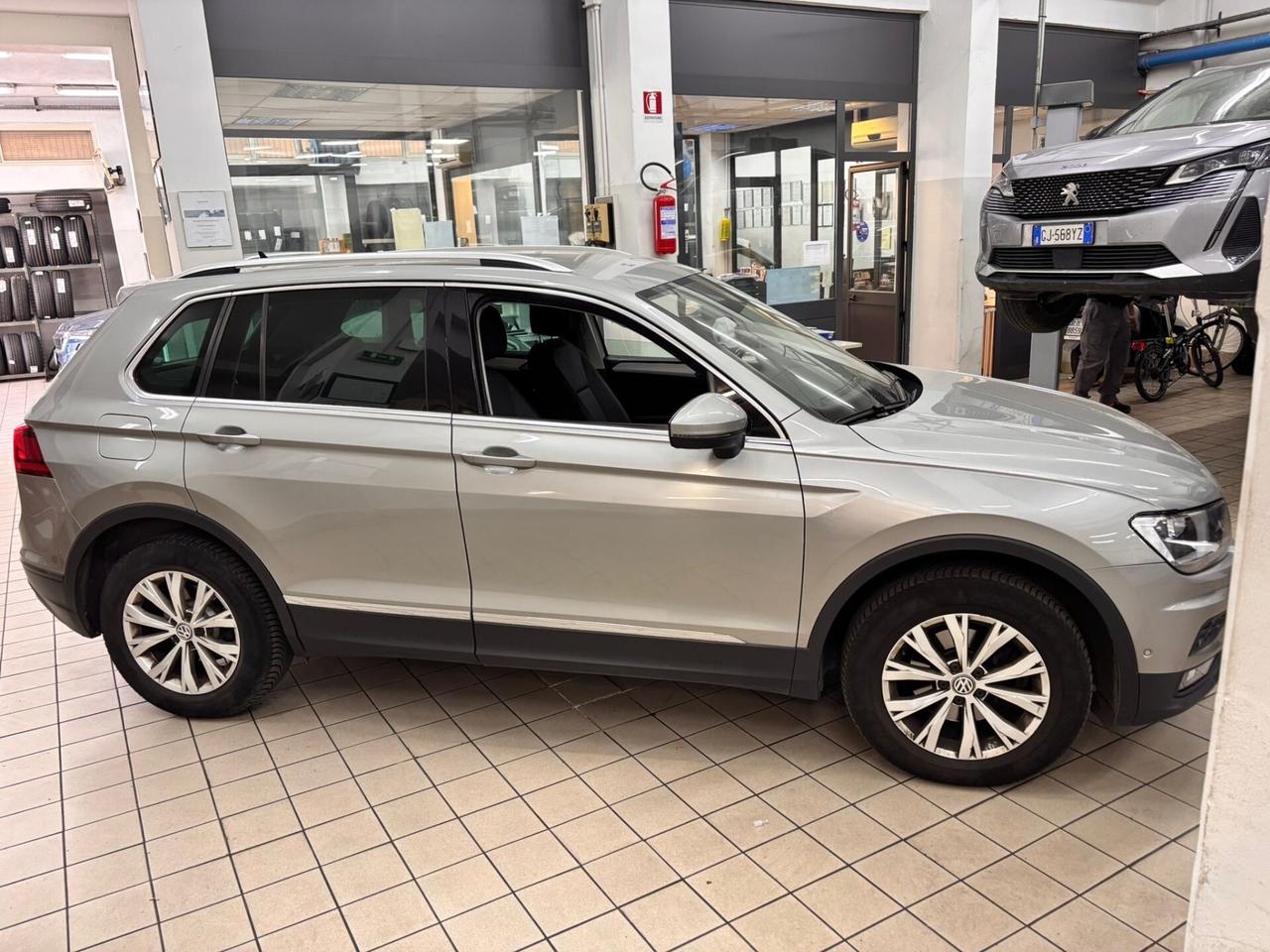 Volkswagen Tiguan 2.0 TDI SCR DSG 4MOTION Business BMT