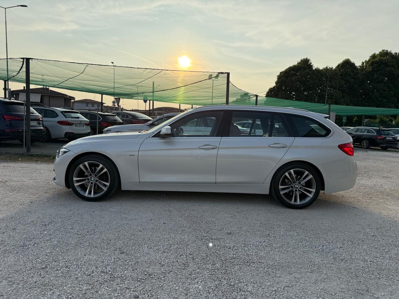 Bmw 320 320d Touring Sport Navi+Led+Pelle