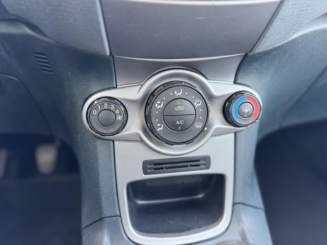 FORD FIESTA 1.4 BENZINA GPL VALIDO FINO ALL 2030 GARANZIA