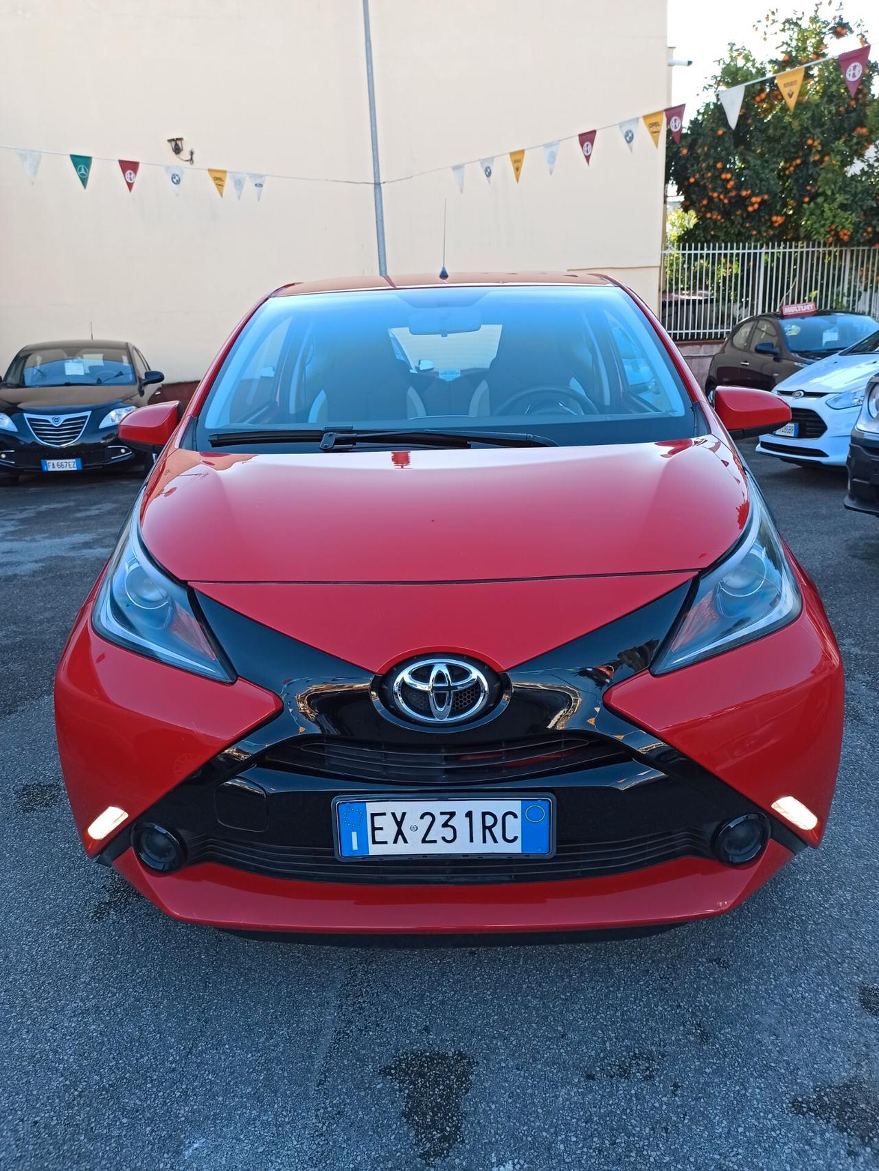 Toyota Aygo 1.0 VVT-i 69 CV 3 porte x-clusiv