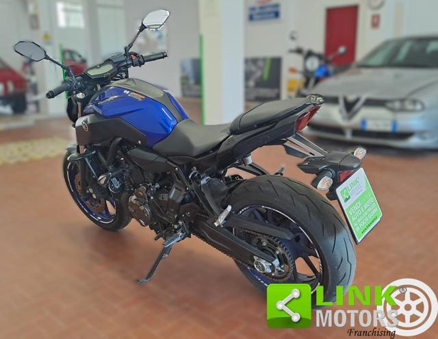 YAMAHA MT-07 .