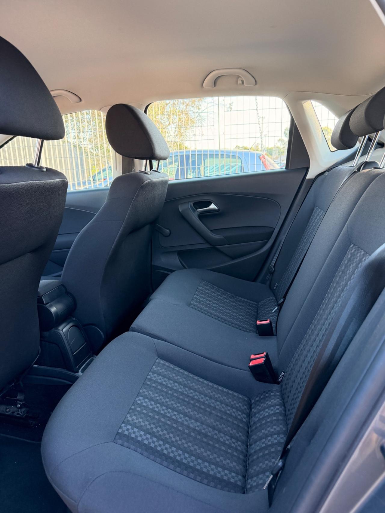 Volkswagen Polo Sport 1.4 TDI 75 cv-2016/NAVI/CLIMA