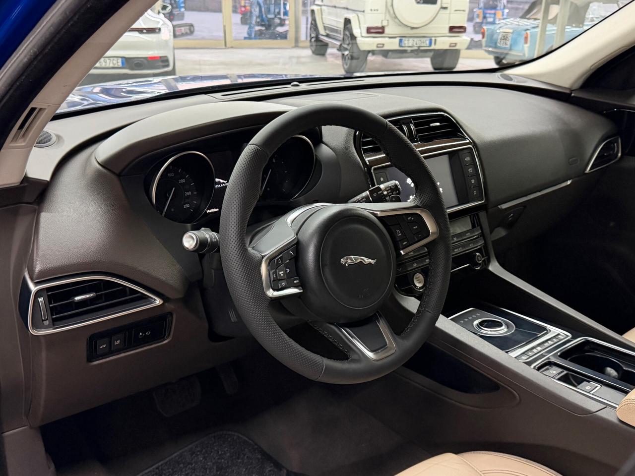 Jaguar F-Pace 2.0 D 180 CV - 24 MESI DI GARANZIA