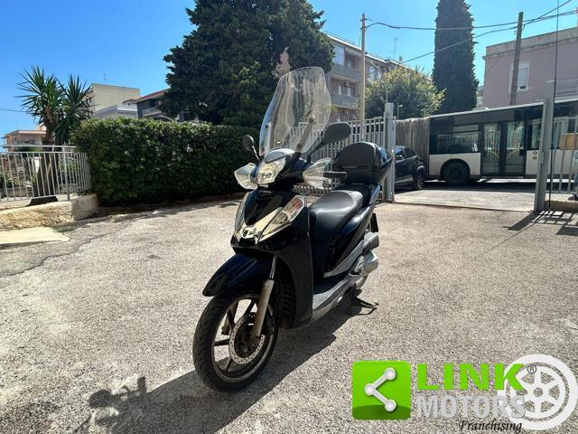 HONDA SH 300 i Bauletto e Visiera inclusi