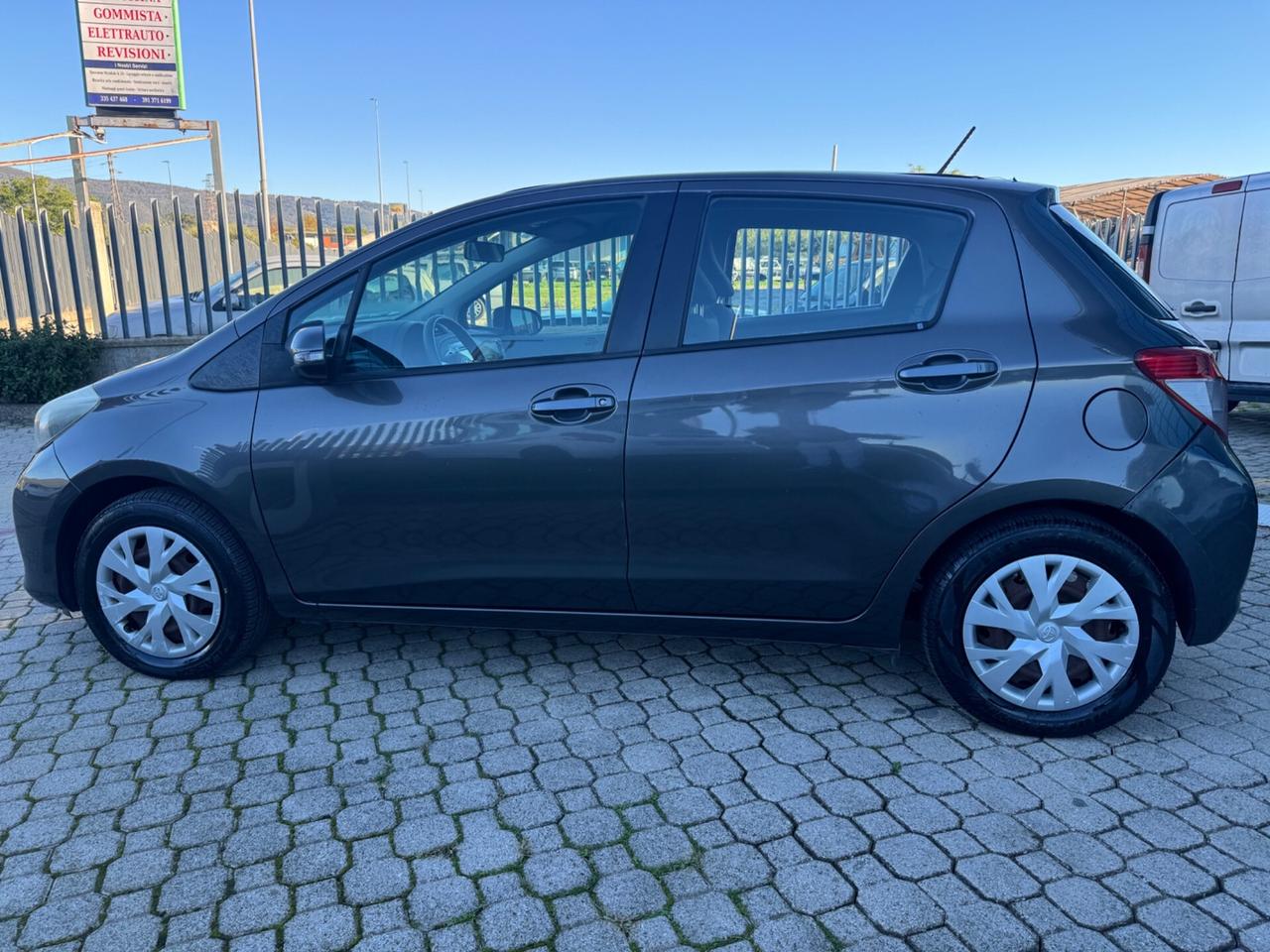 Toyota Yaris 1.0 5 porte Lounge