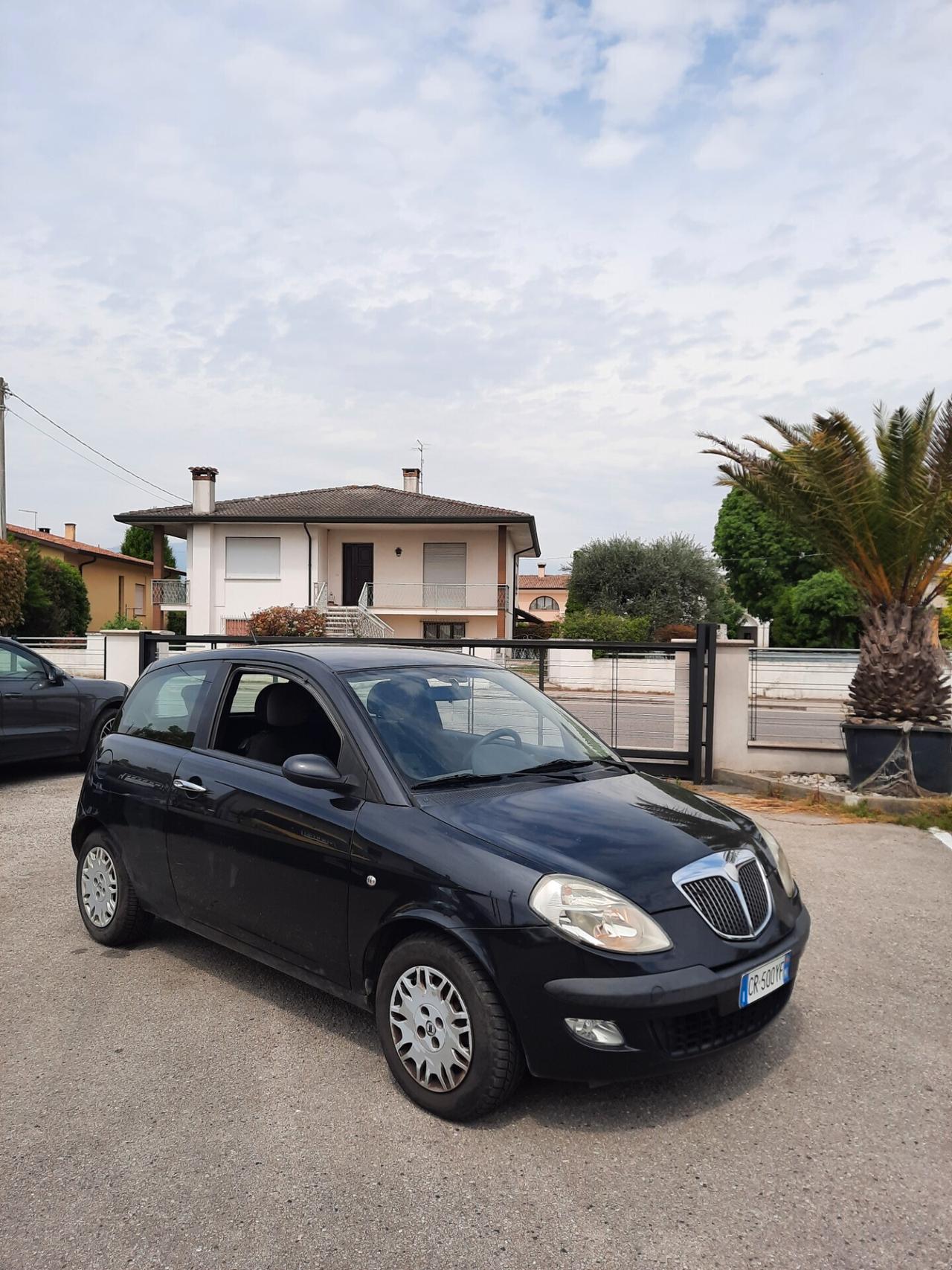 Lancia Ypsilon 1.3 Multijet Platino OK NEOPATENTATI