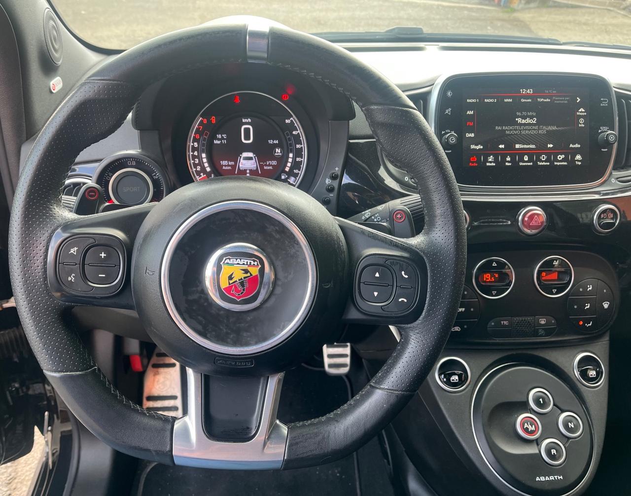 Abarth 595 1.4 T-Jet 165 CV Scorpioneoro-km65000-