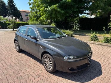 Alfa Romeo 147 1.6 16V 5 porte