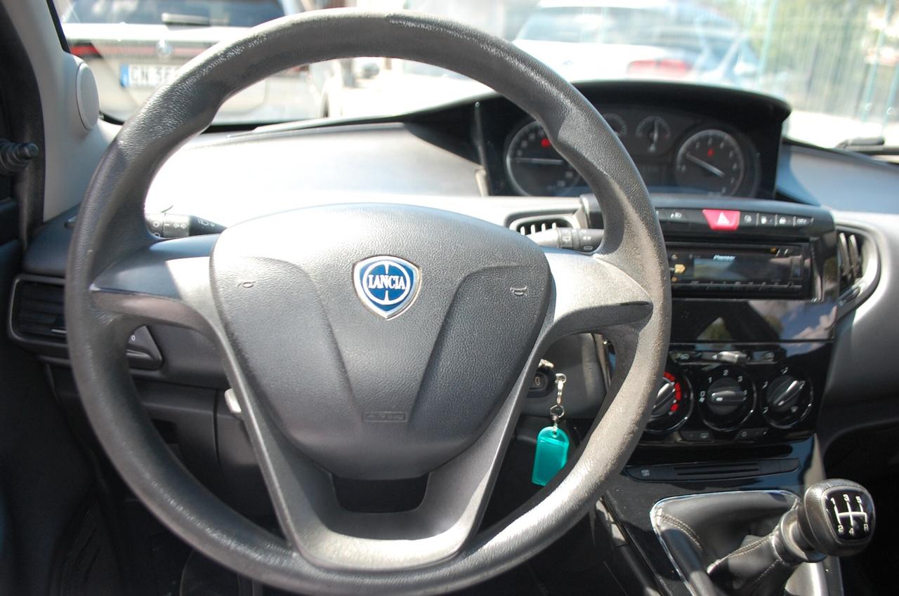 Lancia Ypsilon 1.2 Silver Ecochic Gpl 69CV Uff Italy USB Clima