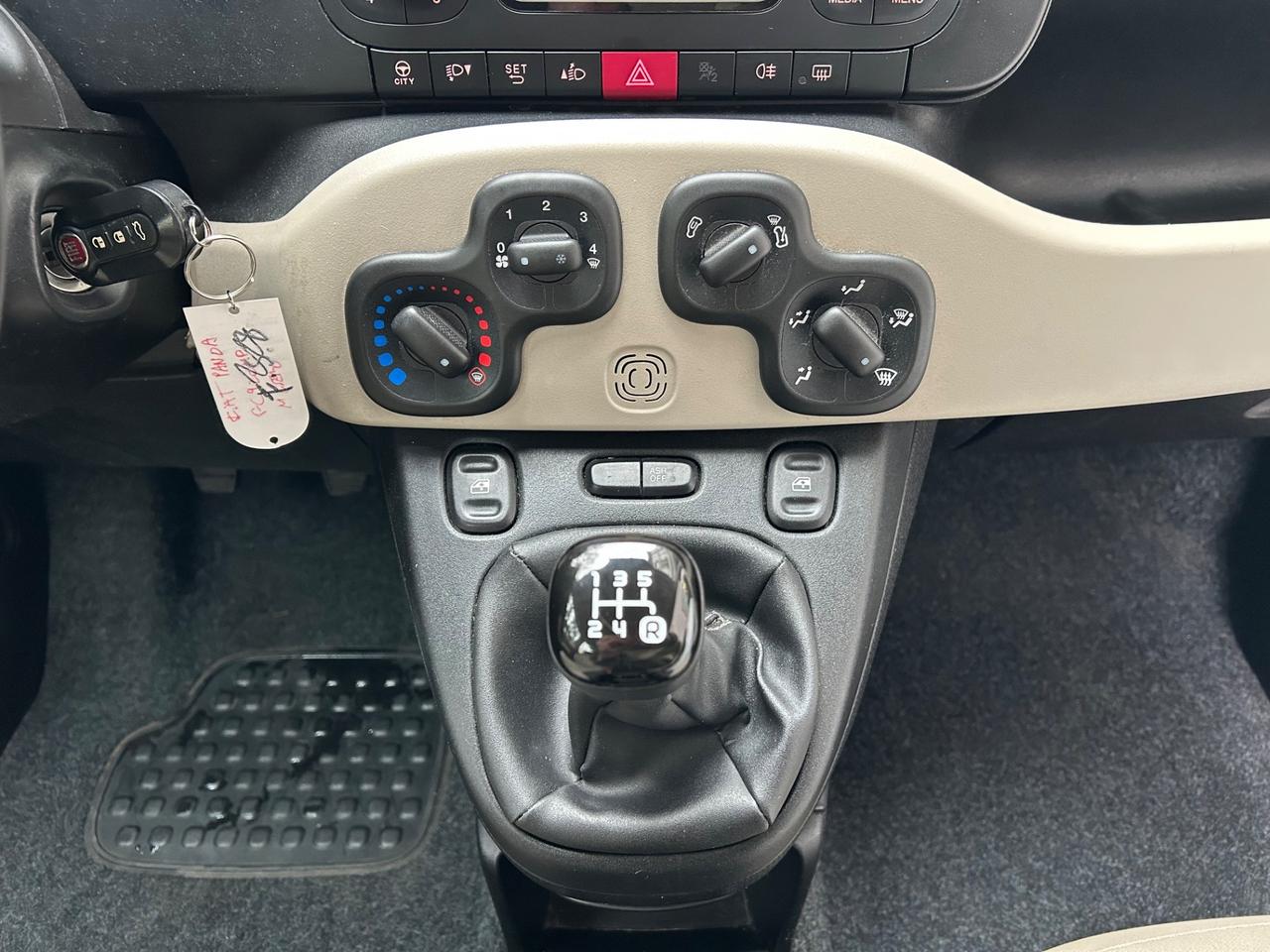 Fiat Panda 1.2 Lounge 69cv E6 70.000KM*NEOPATENTATI*