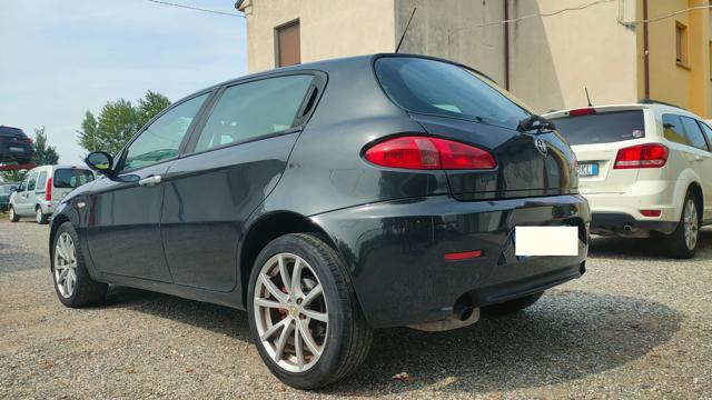 ALFA ROMEO 147 1.9 JTD (120) 5 porte Distinctive