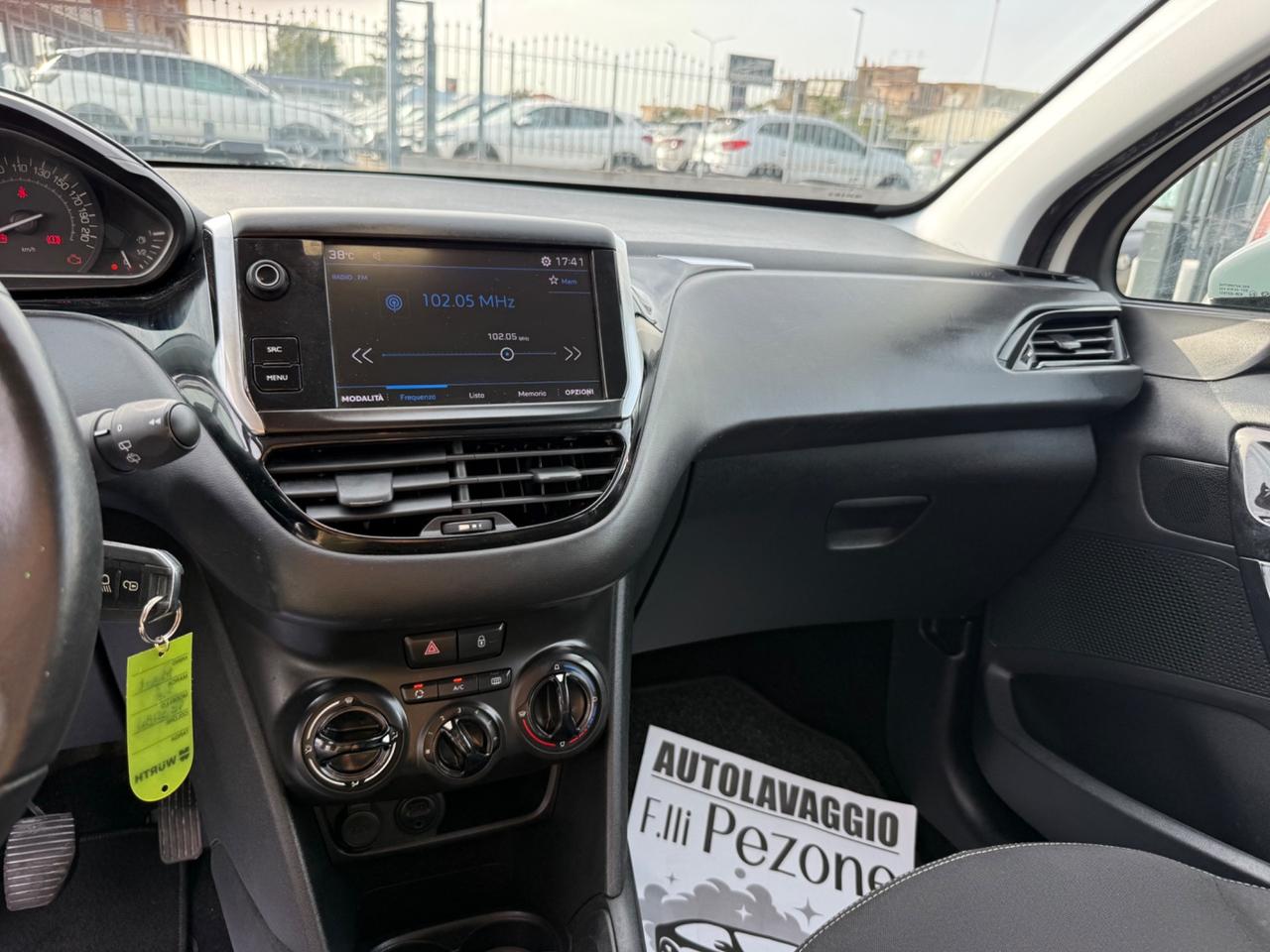 Peugeot 208 1.2 Benzina 82 5 porte Allure