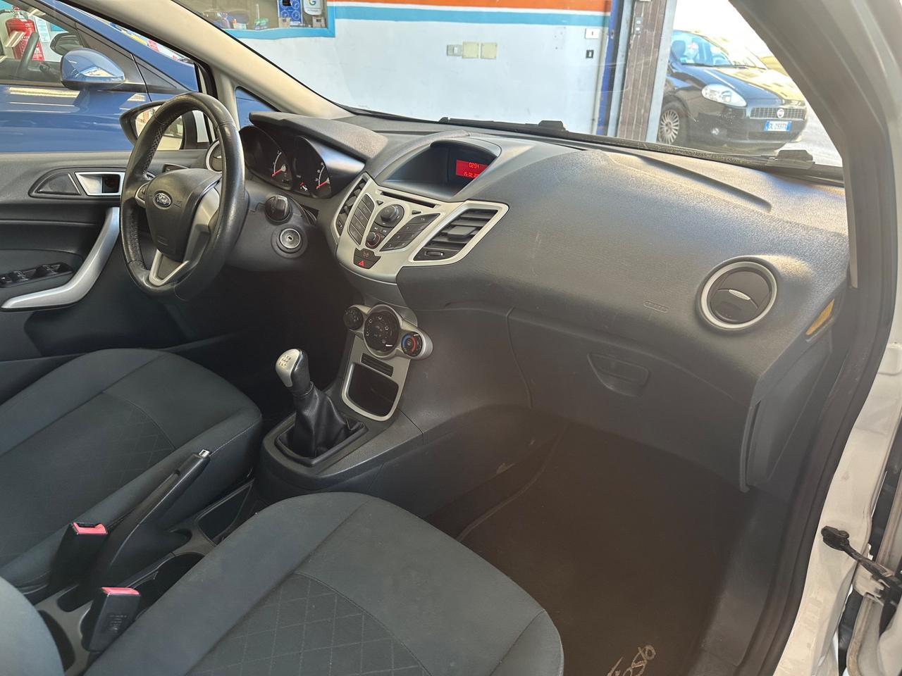 Ford Fiesta 1.2 60CV 5p. - Autonavigli