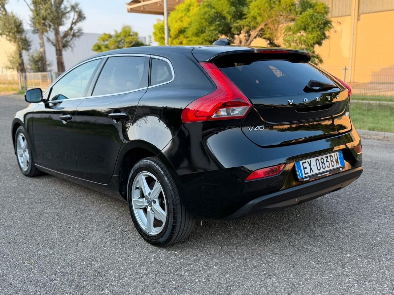 VOLVO V40 1.6 DIESEL CAMBIO AUTOMATICO