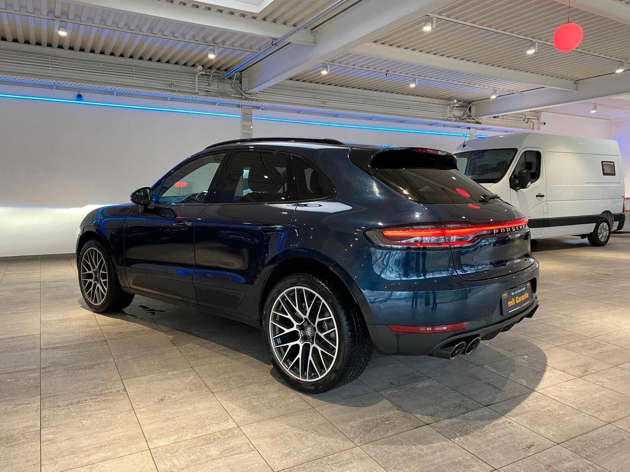 Porsche Macan 2.0 Sport Design*Sedili a 18 regolazioni*