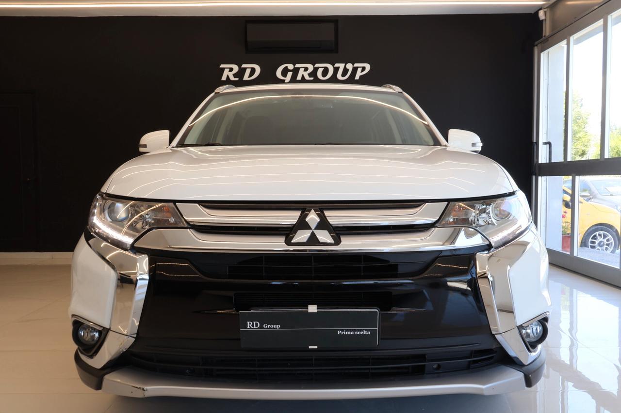 Mitsubishi Outlander 2.2 Instyle awd 7POSTI