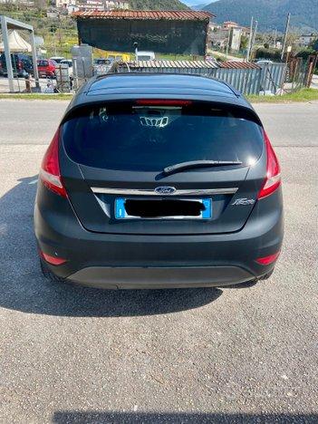 FORD Fiesta 1.4 BENZINA GPL TITANIUM