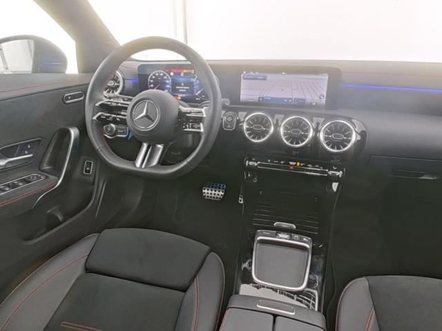 MERCEDES-BENZ CLA 200 Automatic Shooting Brake AMG Line