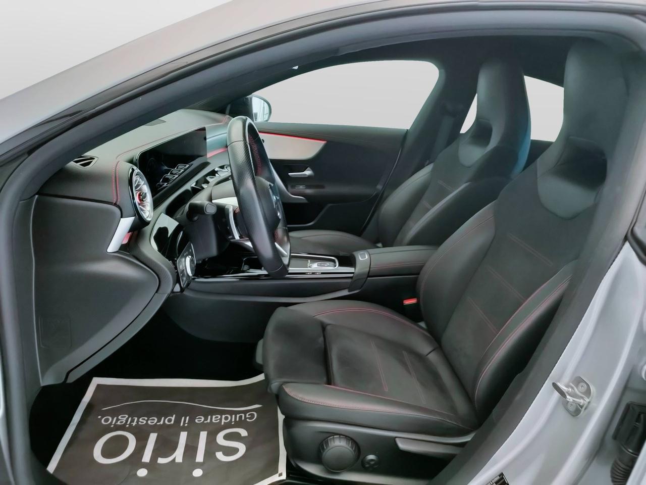 Mercedes-Benz CLA Coupe - C118 2023 - CLA Coupe 200 d AMG Line Premium auto