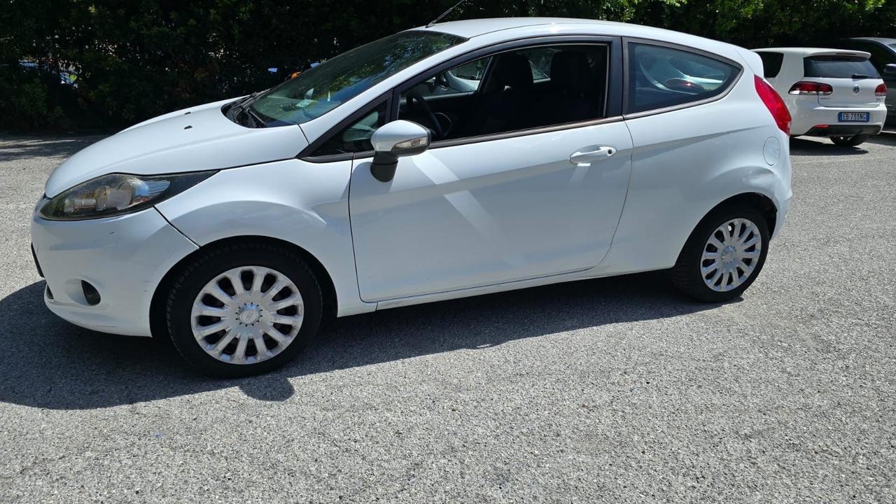 Ford Fiesta 1.4 TDCi 70CV 3 porte Titanium