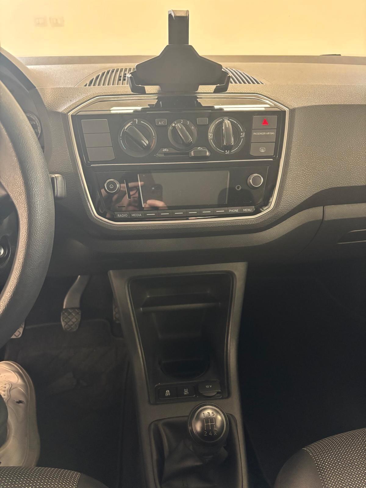 VOLKSWAGEN UP ANNO 2017 BZ 1.0 ADATTA NEOPATENTATI KM 84 MILA