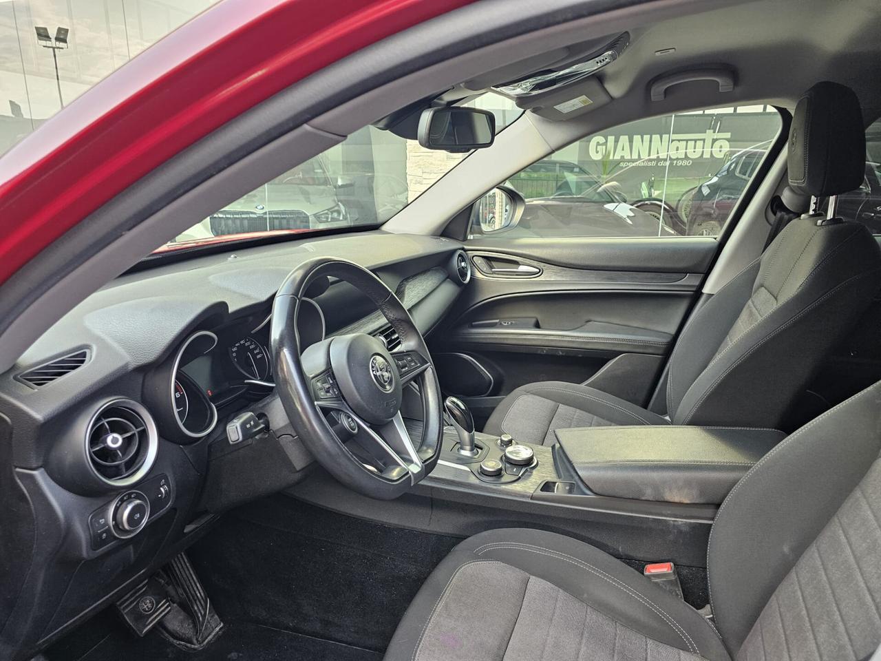Alfa Romeo Stelvio 2.2 Turbodiesel 160 CV AT8 RWD