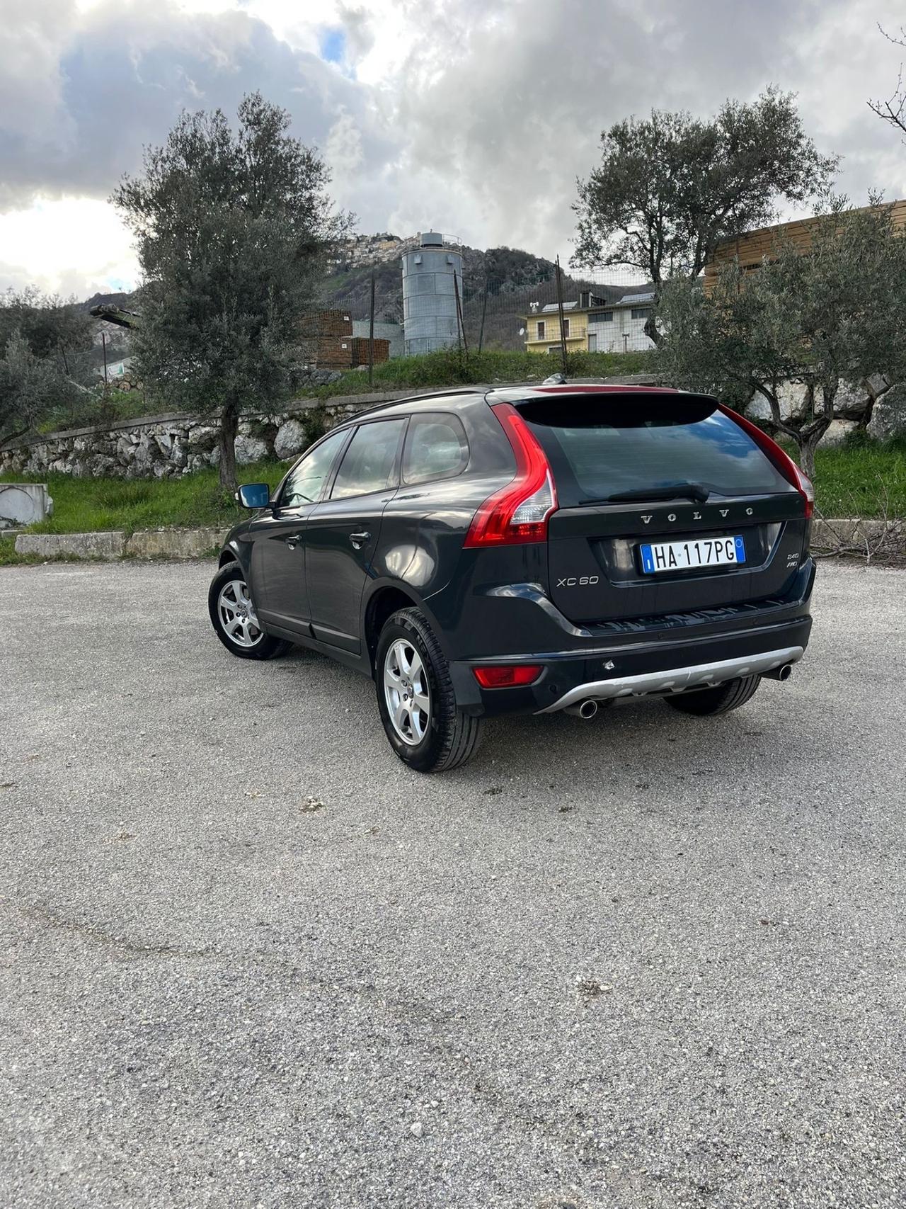 Volvo XC 60 XC60 2.4 D 163 CV AWD Geartronic Summum