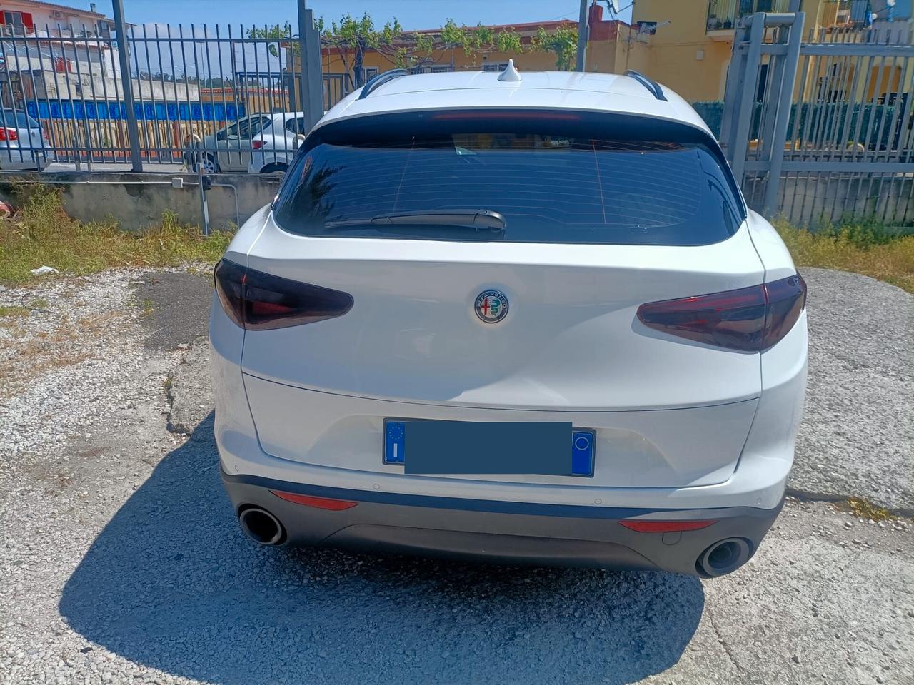 Alfa Romeo Stelvio 2.2 Turbodiesel 180 CV AT8 RWD Business