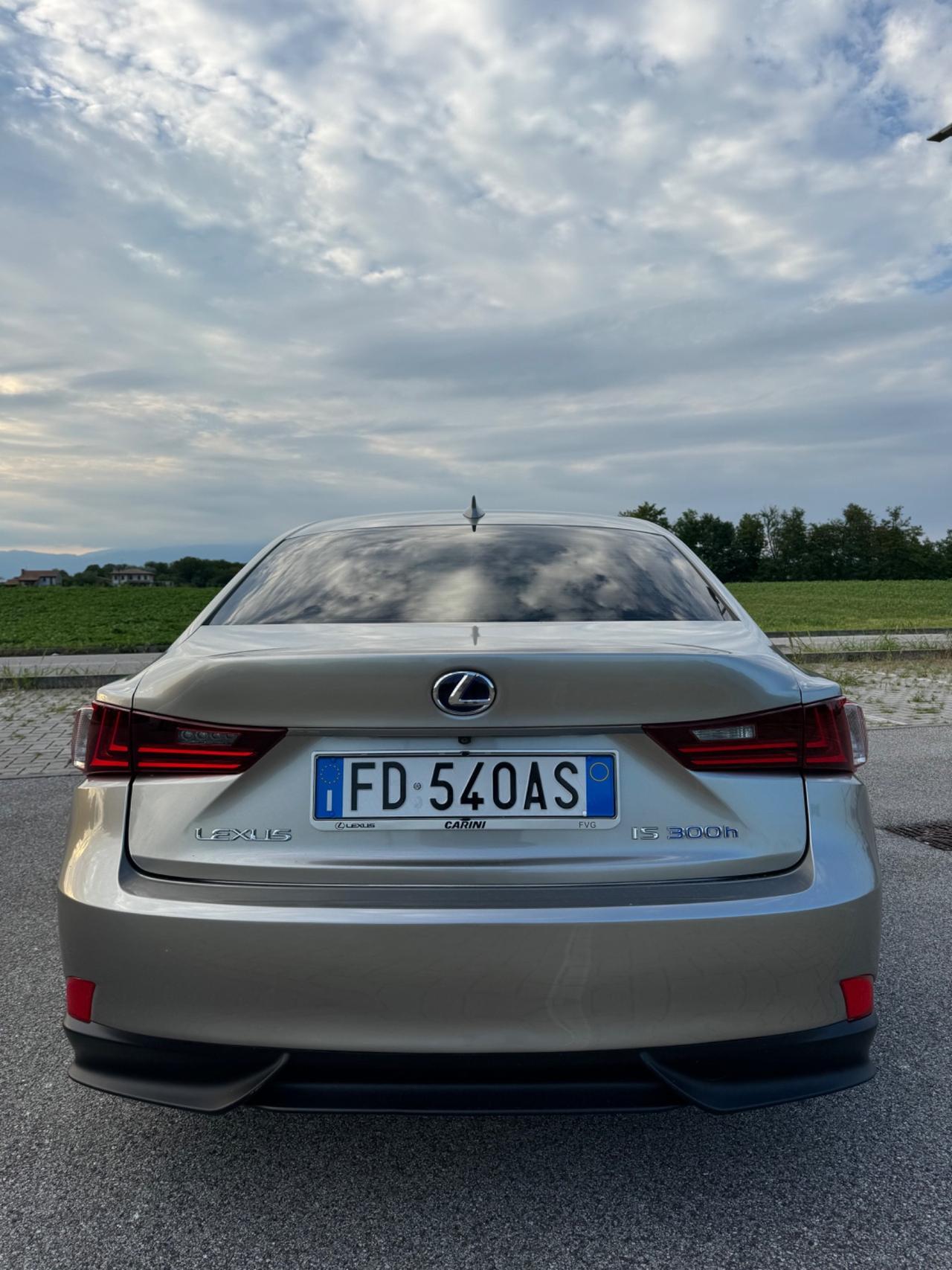 Lexus IS 300 Hybrid FSport