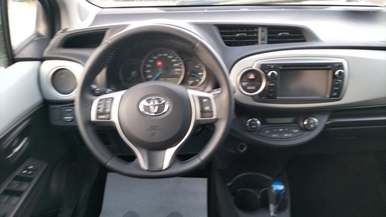 Toyota Yaris 1.5 Hybrid 5 porte Lounge**PREZZO REALE**