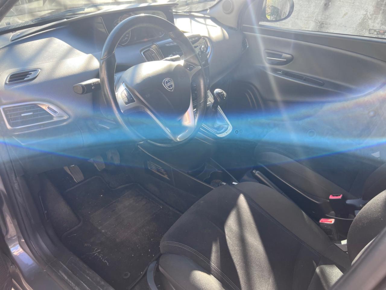 Lancia Ypsilon 1.3 MJT 16V 95 CV 5 porte S&S Gold Blockshaft