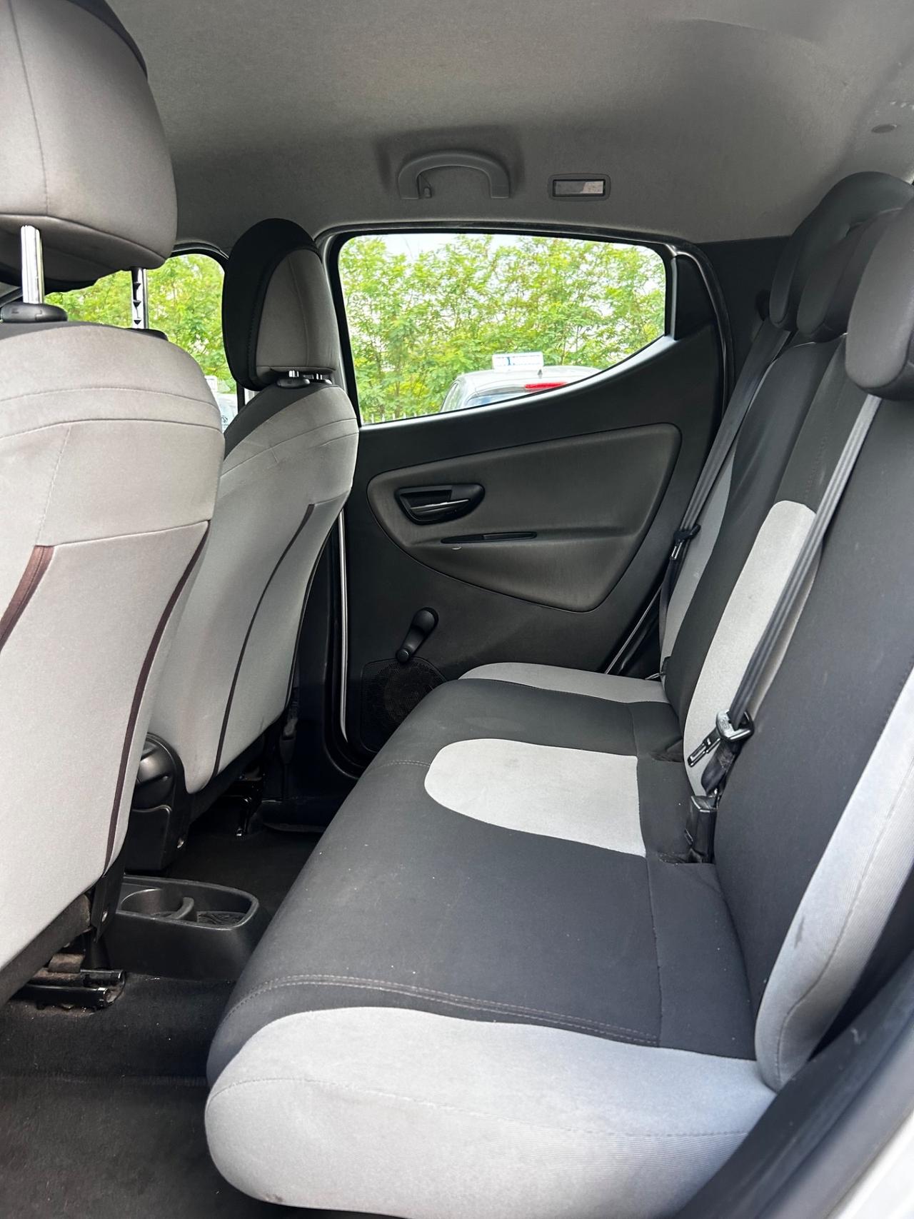 Lancia Ypsilon 1.2 69 CV 5 porte GPL Ecochic Silver